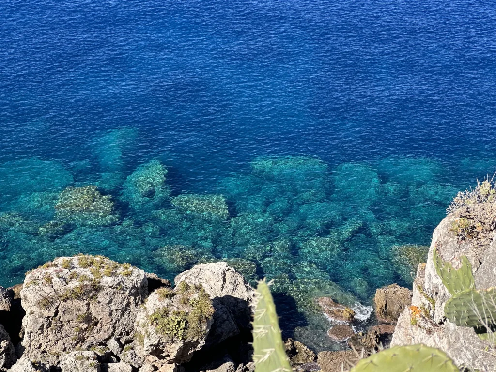 Rocce sommerse e acque trasparenti a Capo Milazzo